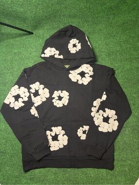 Black Crewneck Hoodie Sweater with Cream Floral Ring Print